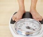 Резкий набор веса у женщин: причины, как лечить?